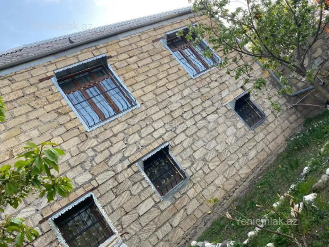 Satılır 5 otaqlı həyət evi 150 m²