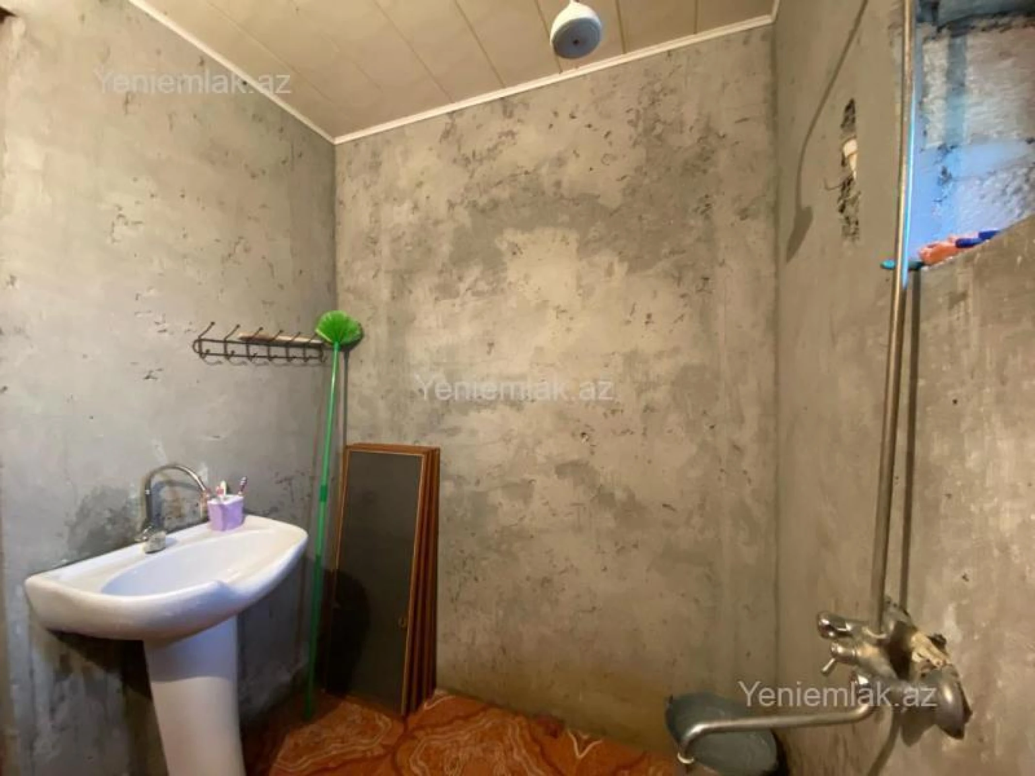 Satılır 5 otaqlı həyət evi 150 m²