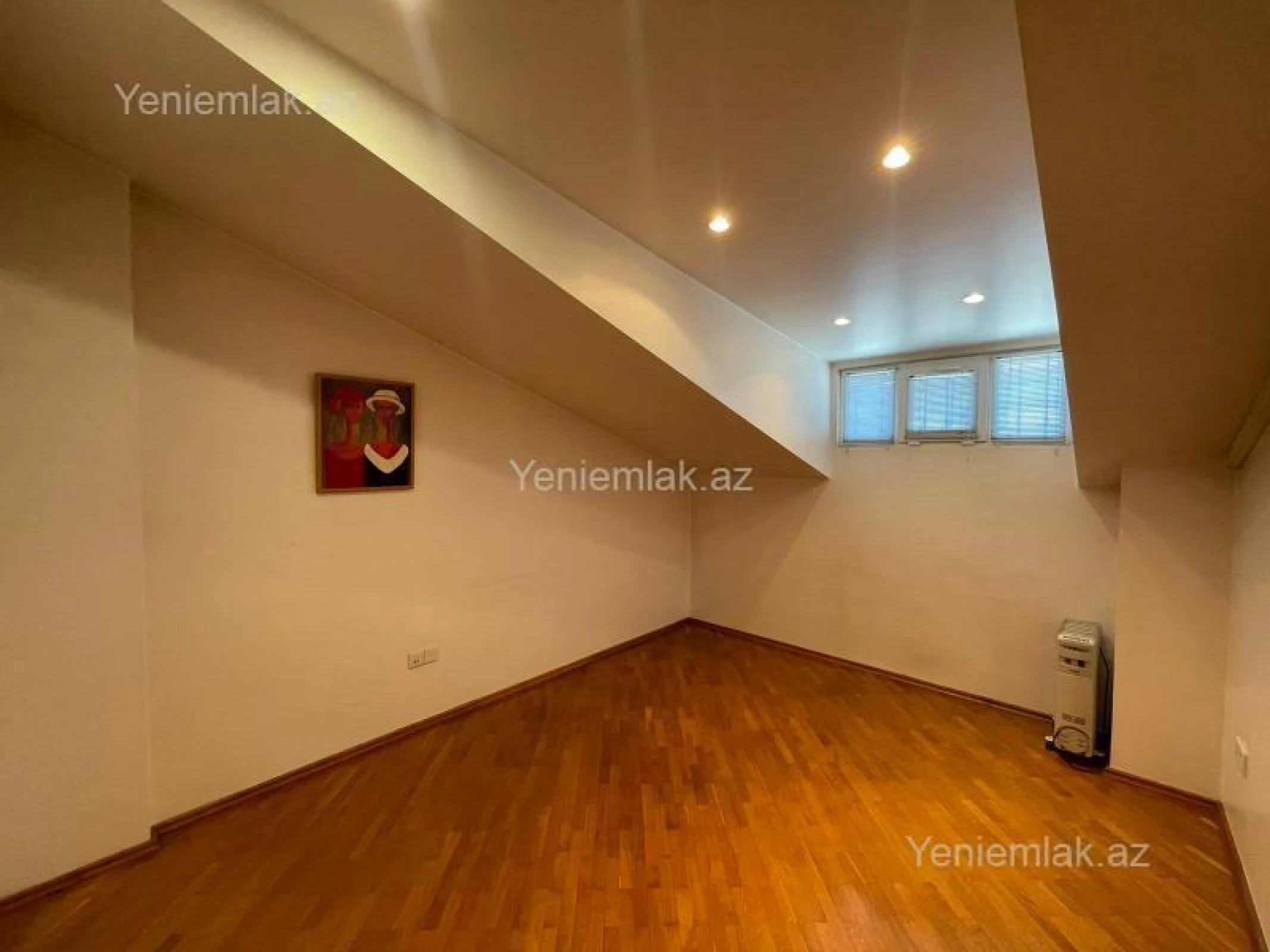 Satılır 4 otaqlı köhnə tikili 114 m²