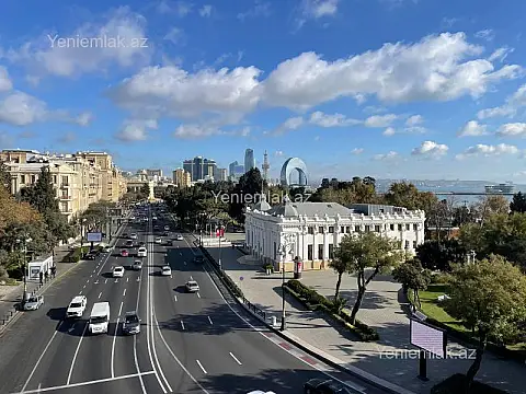 Satılır 4 otaqlı köhnə tikili 114 m² — Bakı, Səbail 4 otaq 114.00 m²