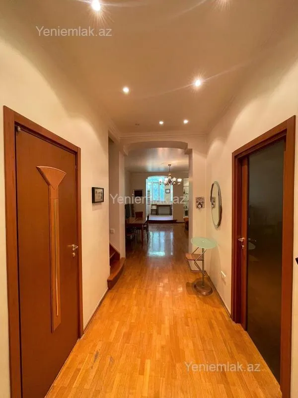 Satılır 4 otaqlı köhnə tikili 114 m²