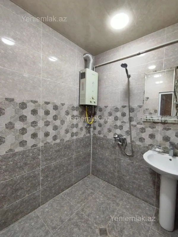 Satılır 3 otaqlı köhnə tikili 80 m²