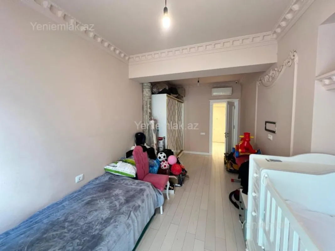 Satılır 4 otaqlı yeni tikili 181 m²