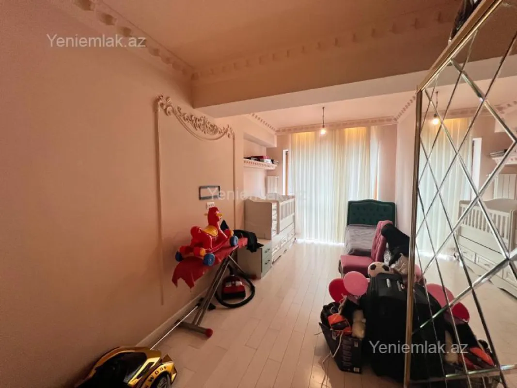 Satılır 4 otaqlı yeni tikili 181 m²