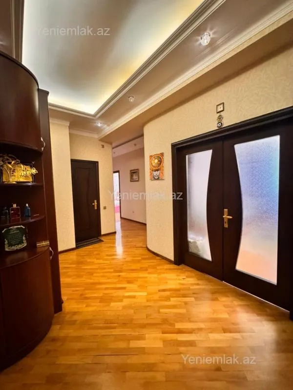 Satılır 3 otaqlı yeni tikili 147 m²