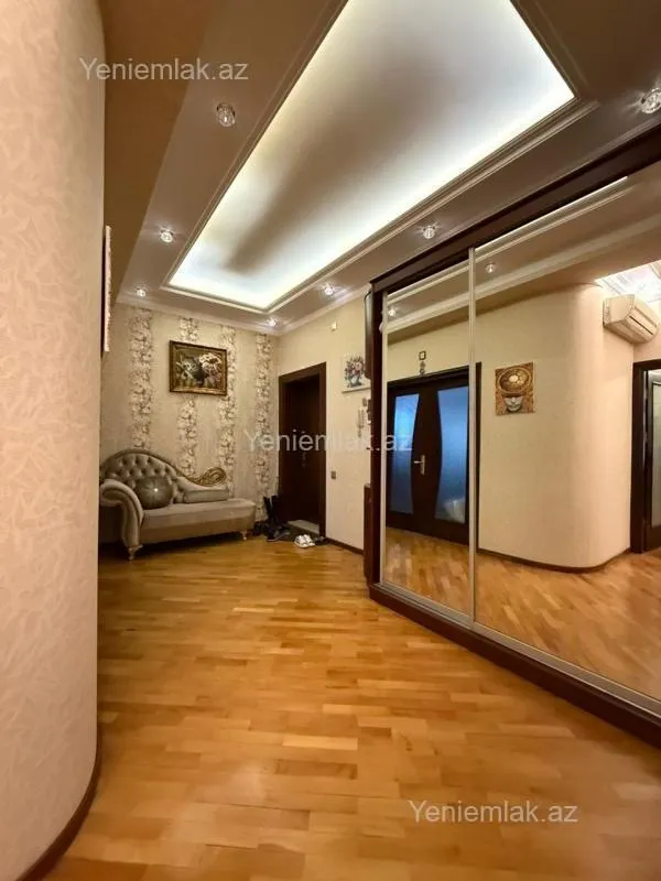Satılır 3 otaqlı yeni tikili 147 m²