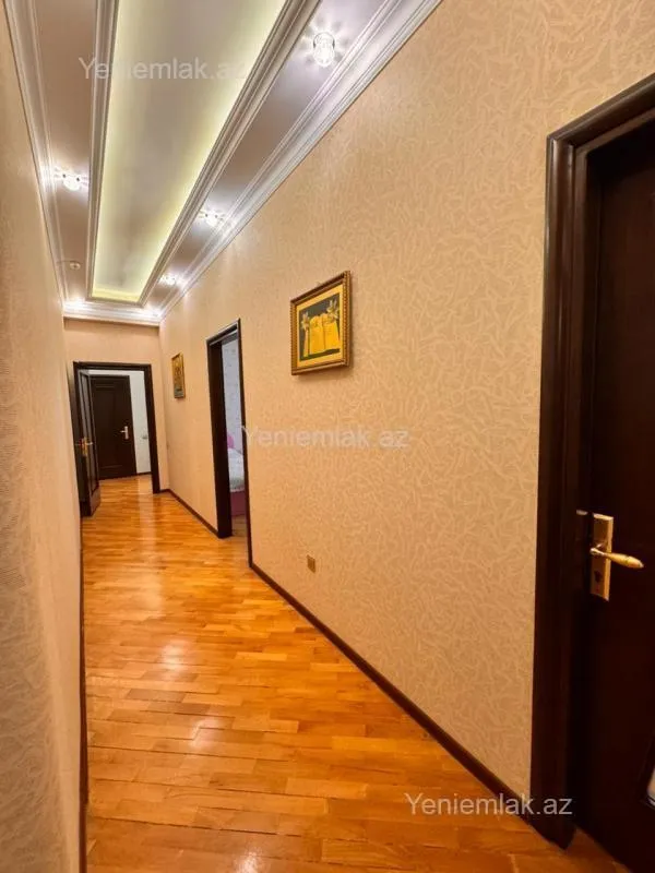 Satılır 3 otaqlı yeni tikili 147 m²