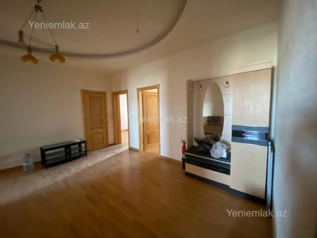 Satılır 4 otaqlı yeni tikili 190 m²