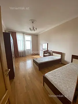 Satılır 4 otaqlı yeni tikili 190 m²