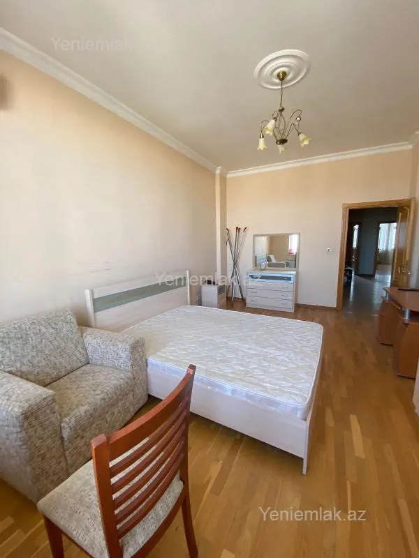 Satılır 4 otaqlı yeni tikili 190 m²
