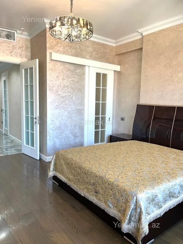 Satılır 3 otaqlı yeni tikili 150 m²