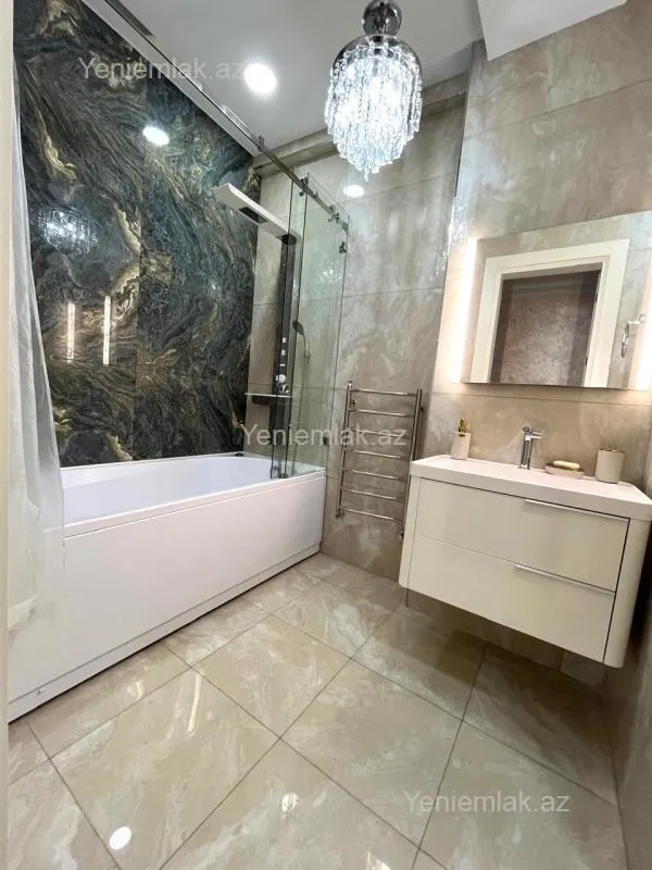 Satılır 3 otaqlı yeni tikili 150 m²