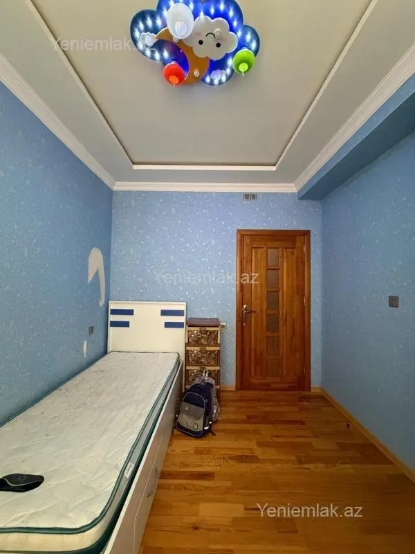 Satılır 3 otaqlı yeni tikili 75 m²