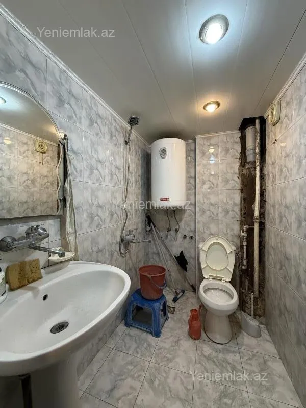Satılır 2 otaqlı köhnə tikili 45 m²