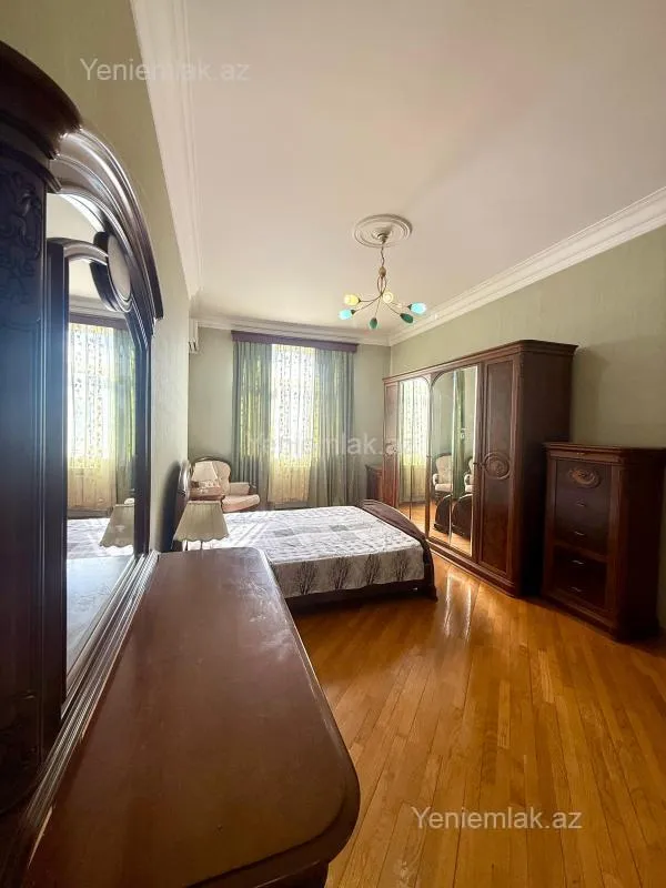 Satılır 3 otaqlı yeni tikili 145 m²