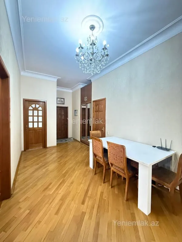 Satılır 3 otaqlı yeni tikili 145 m²