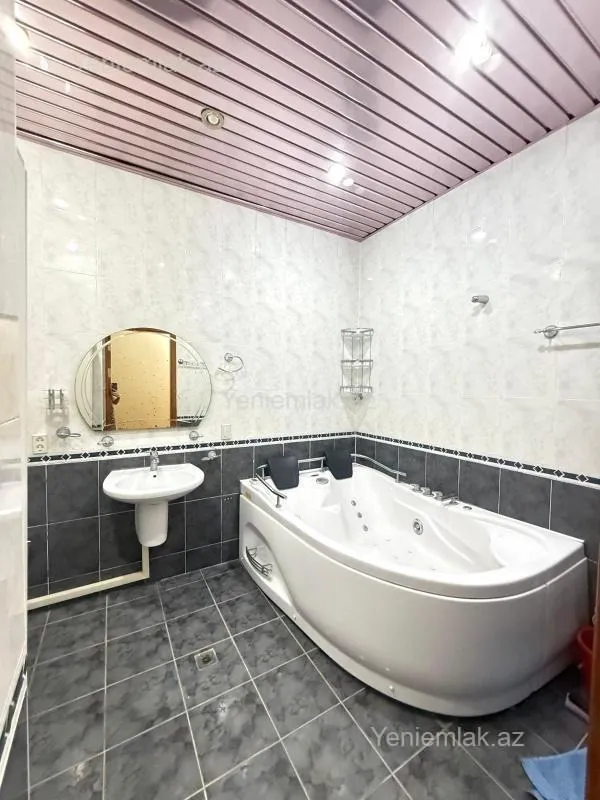 Satılır 3 otaqlı yeni tikili 145 m²