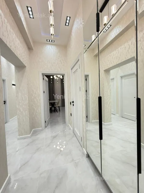 Satılır 3 otaqlı yeni tikili 105 m²