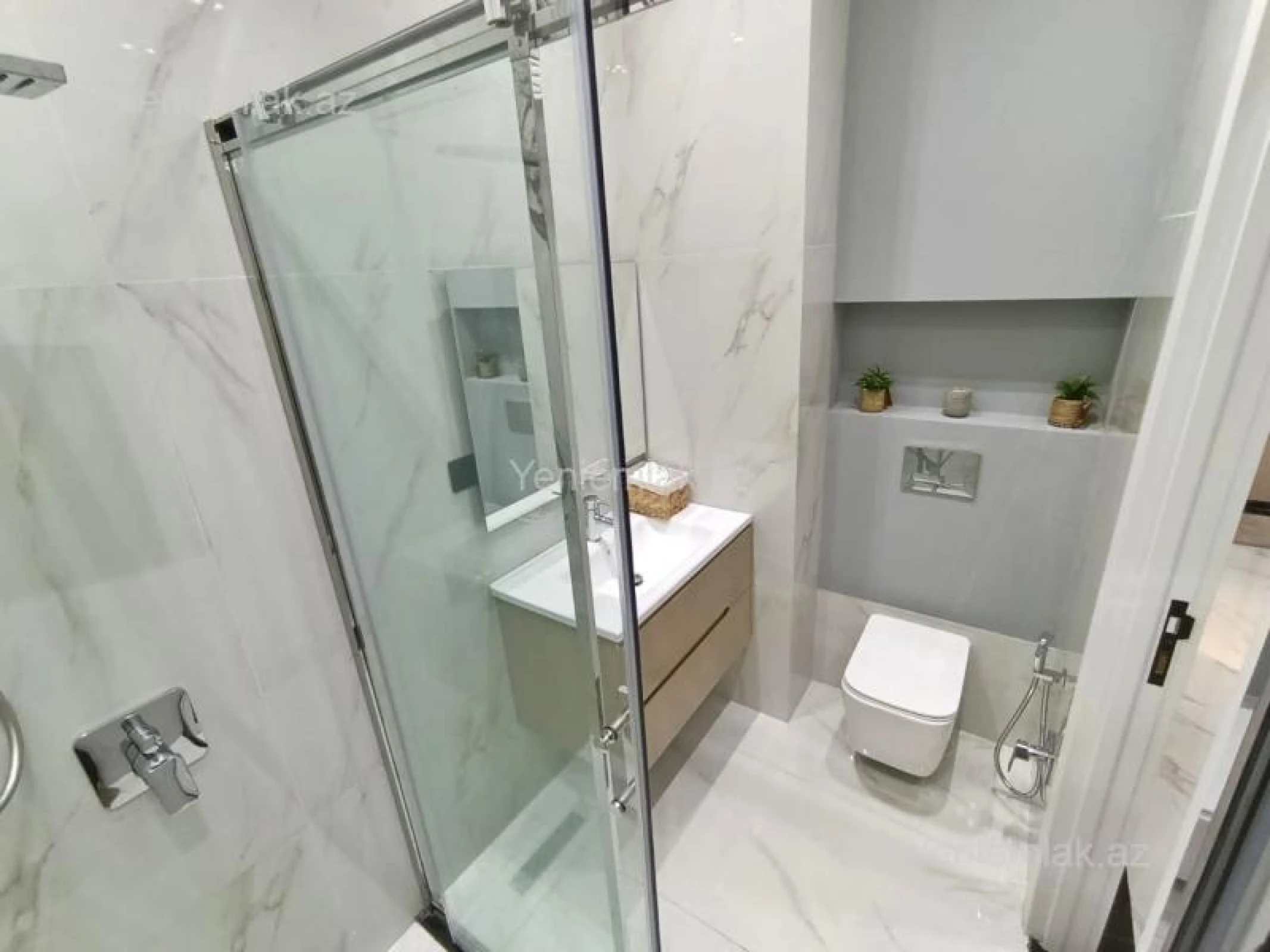 Satılır 3 otaqlı yeni tikili 80 m²