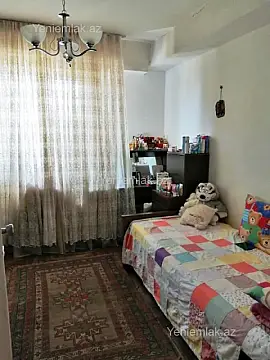 Satılır 3 otaqlı köhnə tikili 90 m²