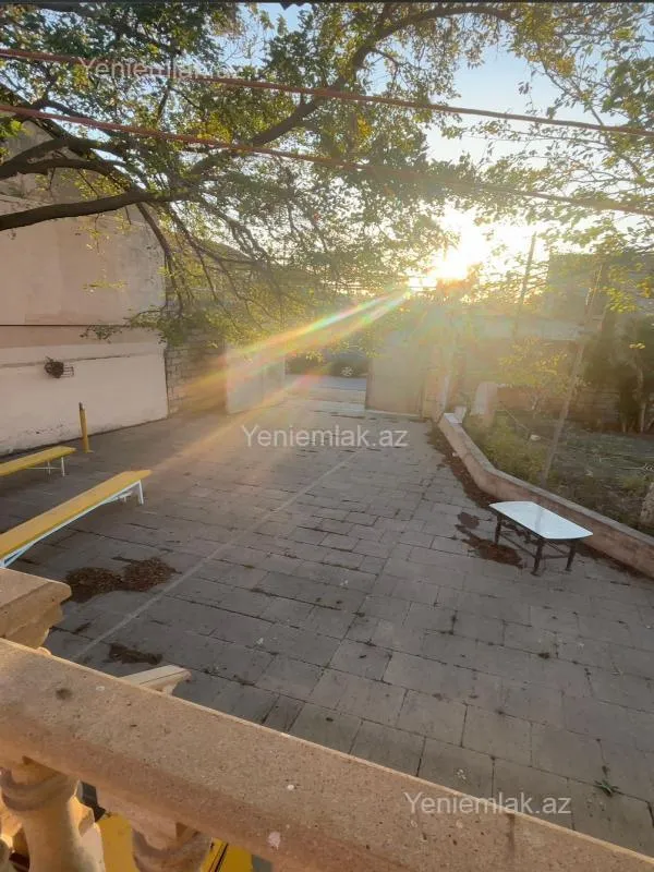 Satılır 4 otaqlı həyət evi 100 m²