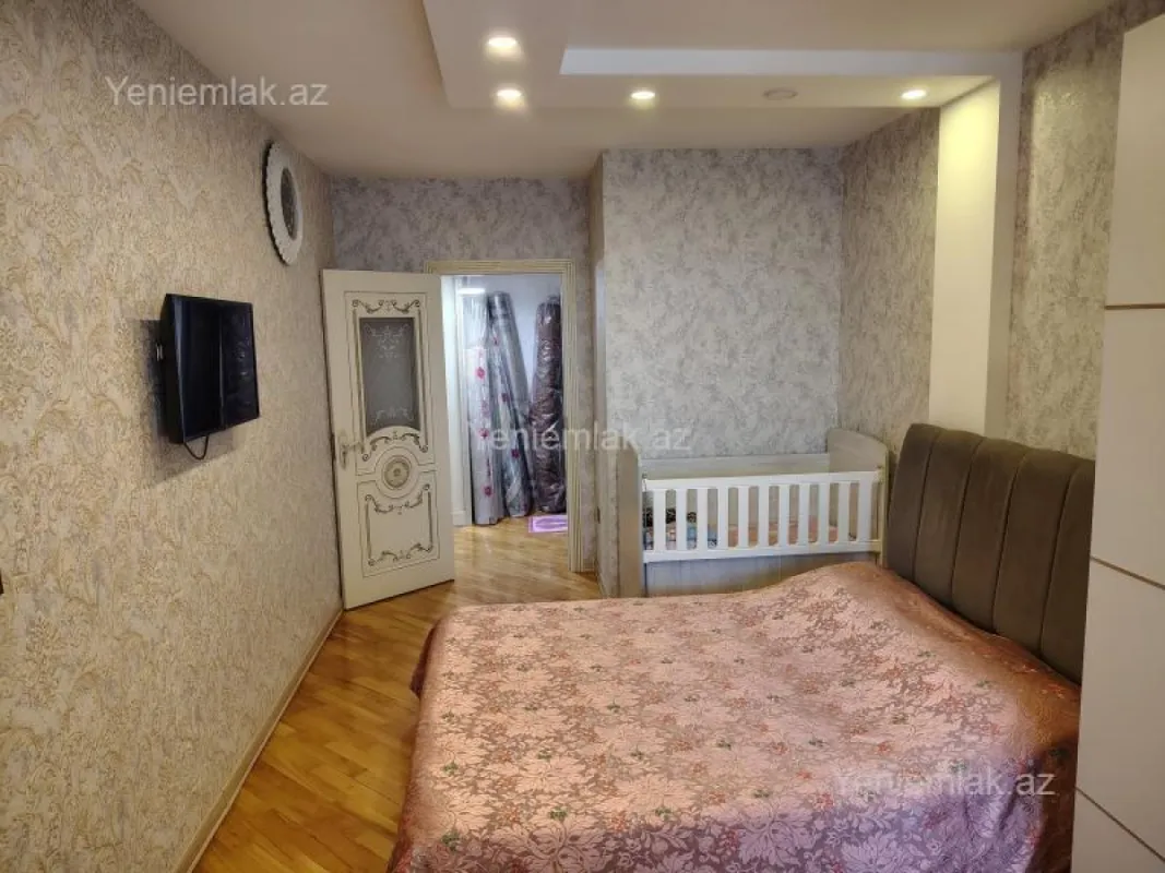 Satılır 3 otaqlı yeni tikili 105 m²