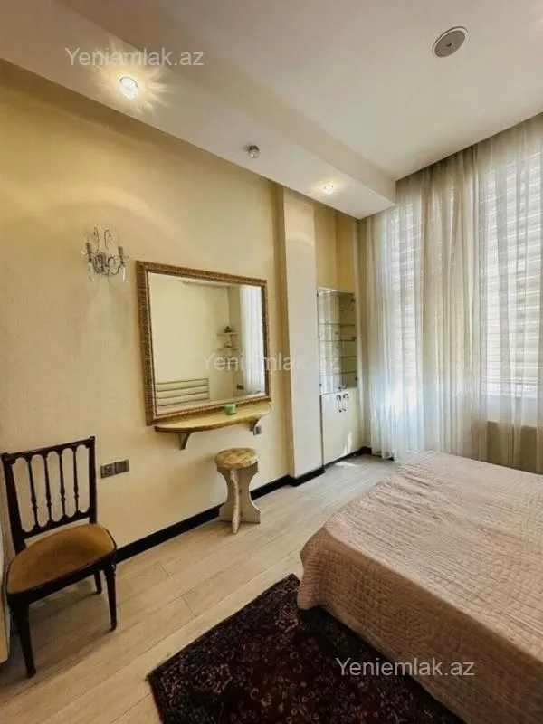 Satılır 3 otaqlı yeni tikili 130 m²