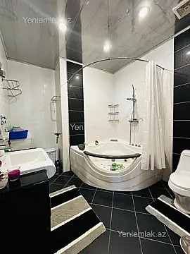 Satılır 3 otaqlı yeni tikili 130 m²