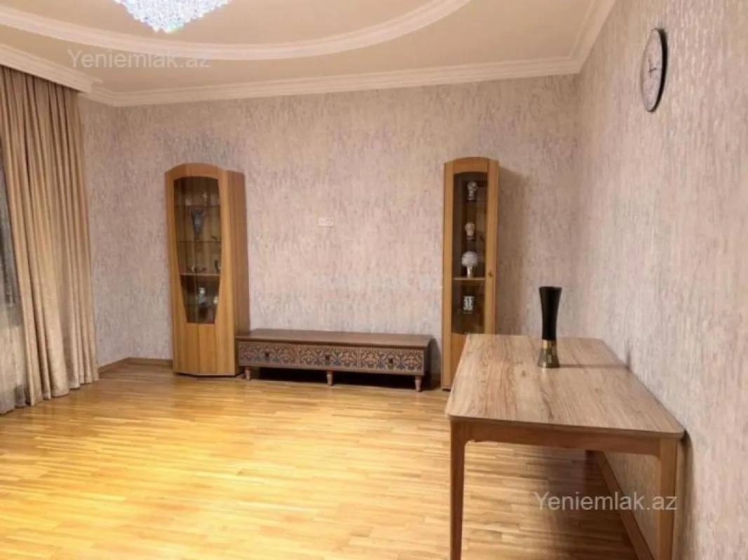 Satılır 3 otaqlı yeni tikili 135 m²