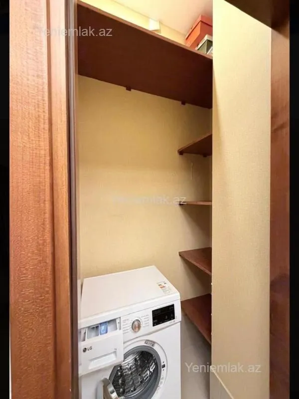 Satılır 3 otaqlı yeni tikili 135 m²