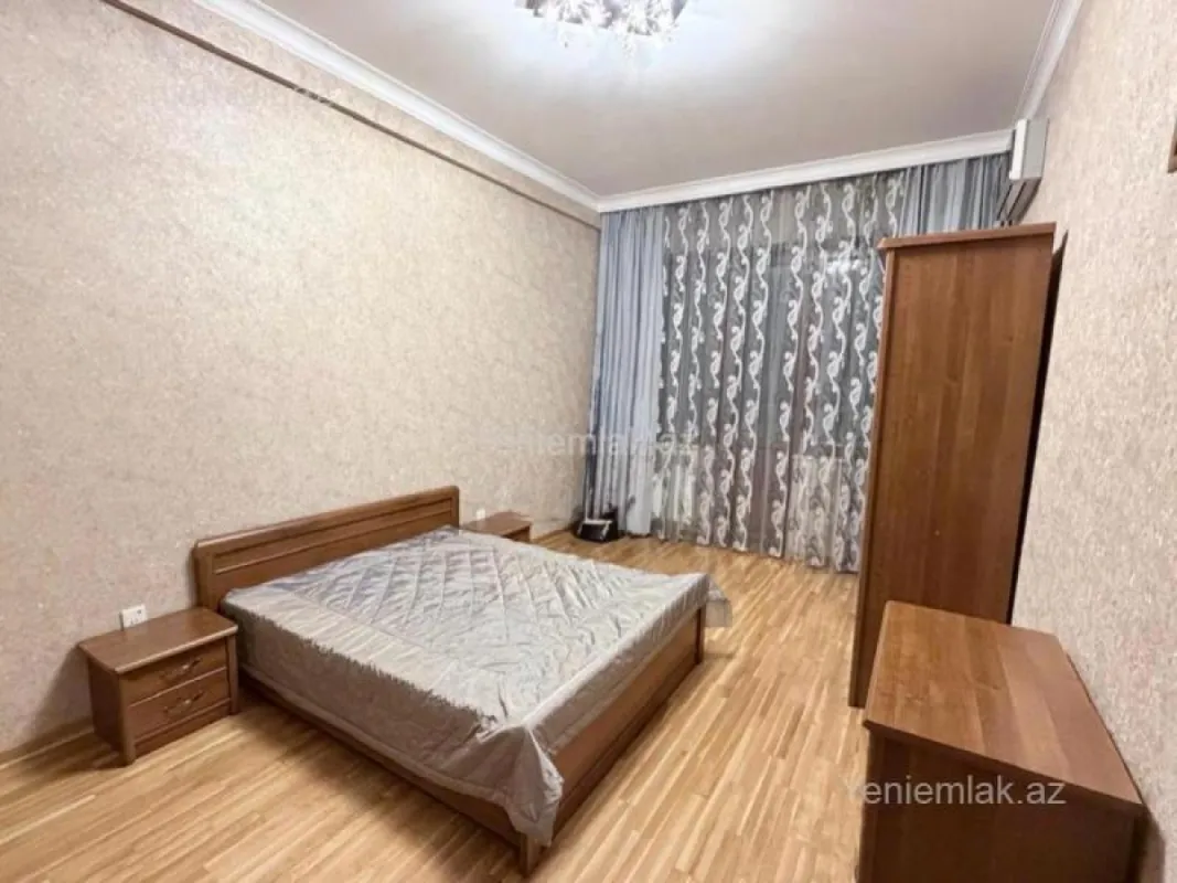 Satılır 3 otaqlı yeni tikili 135 m²