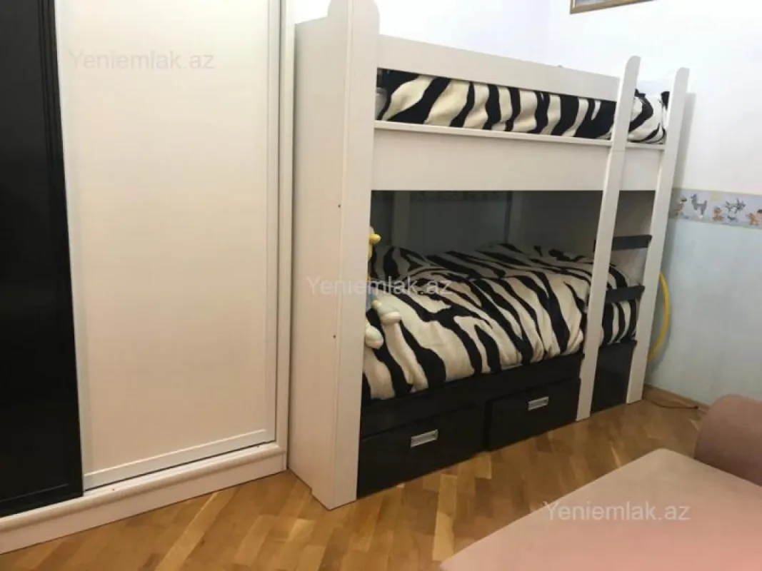 Satılır 3 otaqlı yeni tikili 110 m²