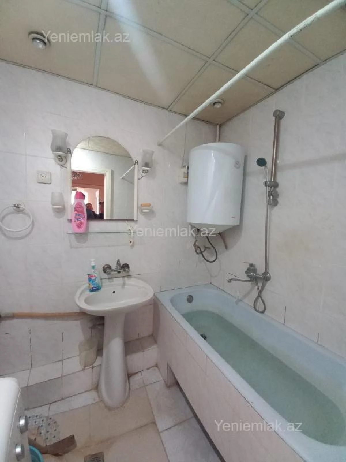 Satılır 3 otaqlı köhnə tikili 70 m²