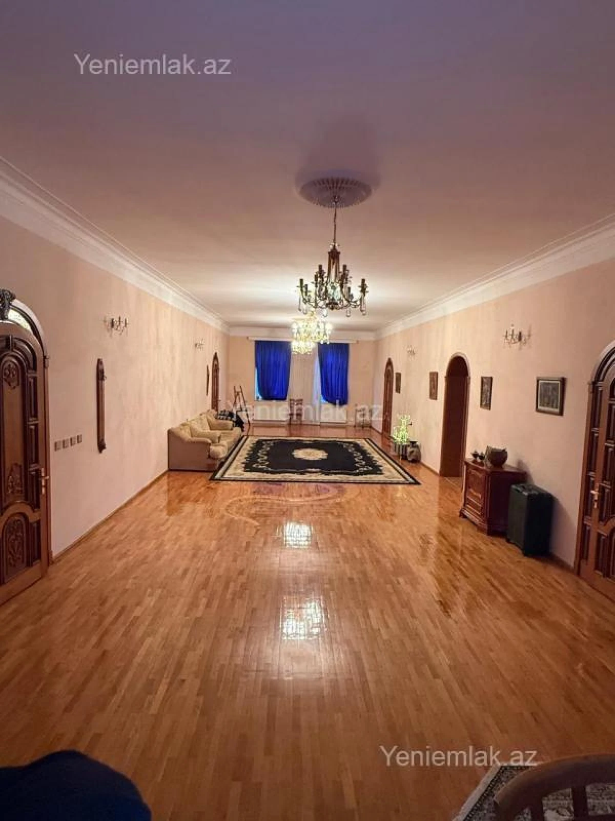 Satılır 10 otaqlı həyət evi 1320 m²