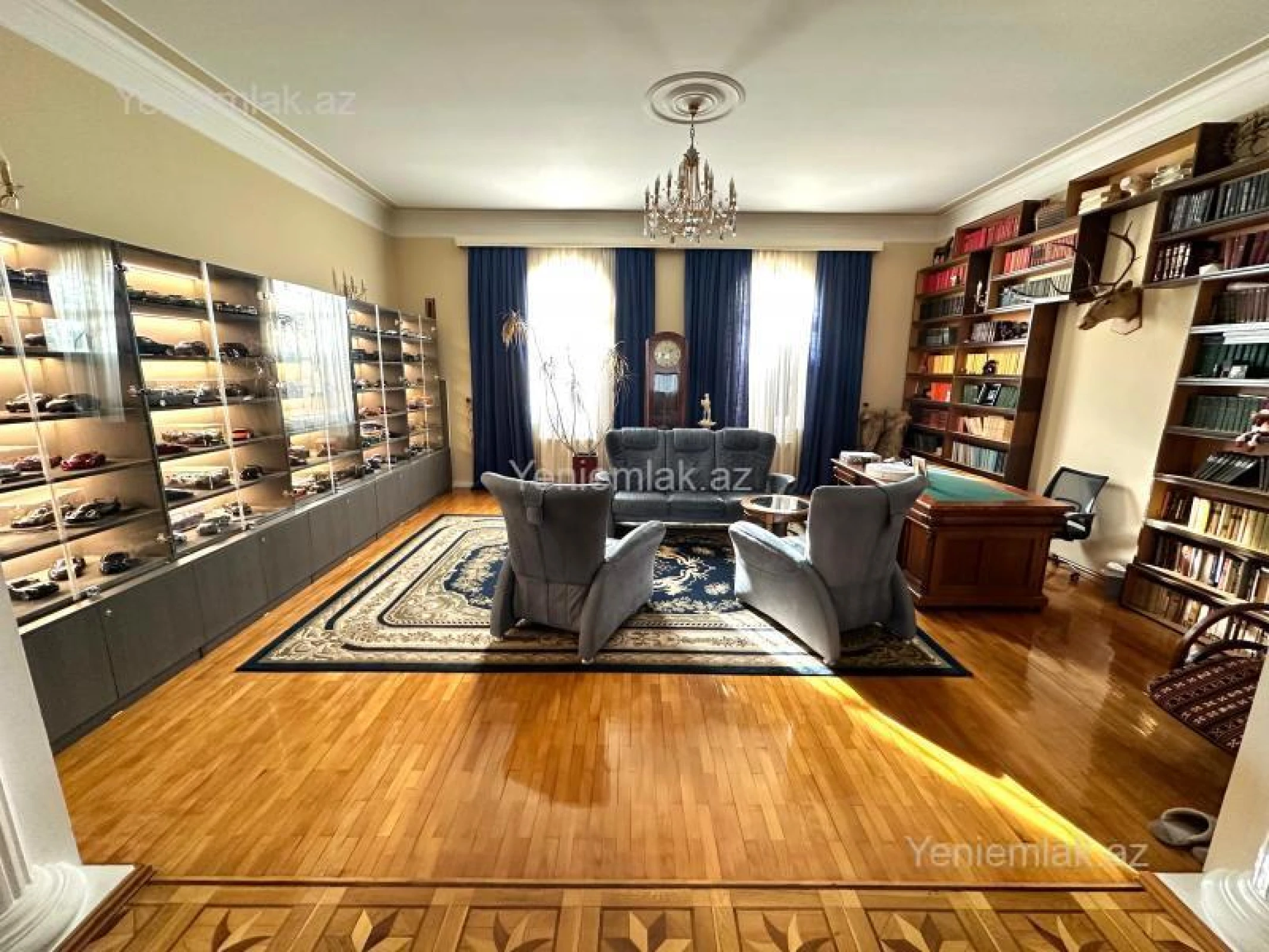 Satılır 10 otaqlı həyət evi 1320 m²