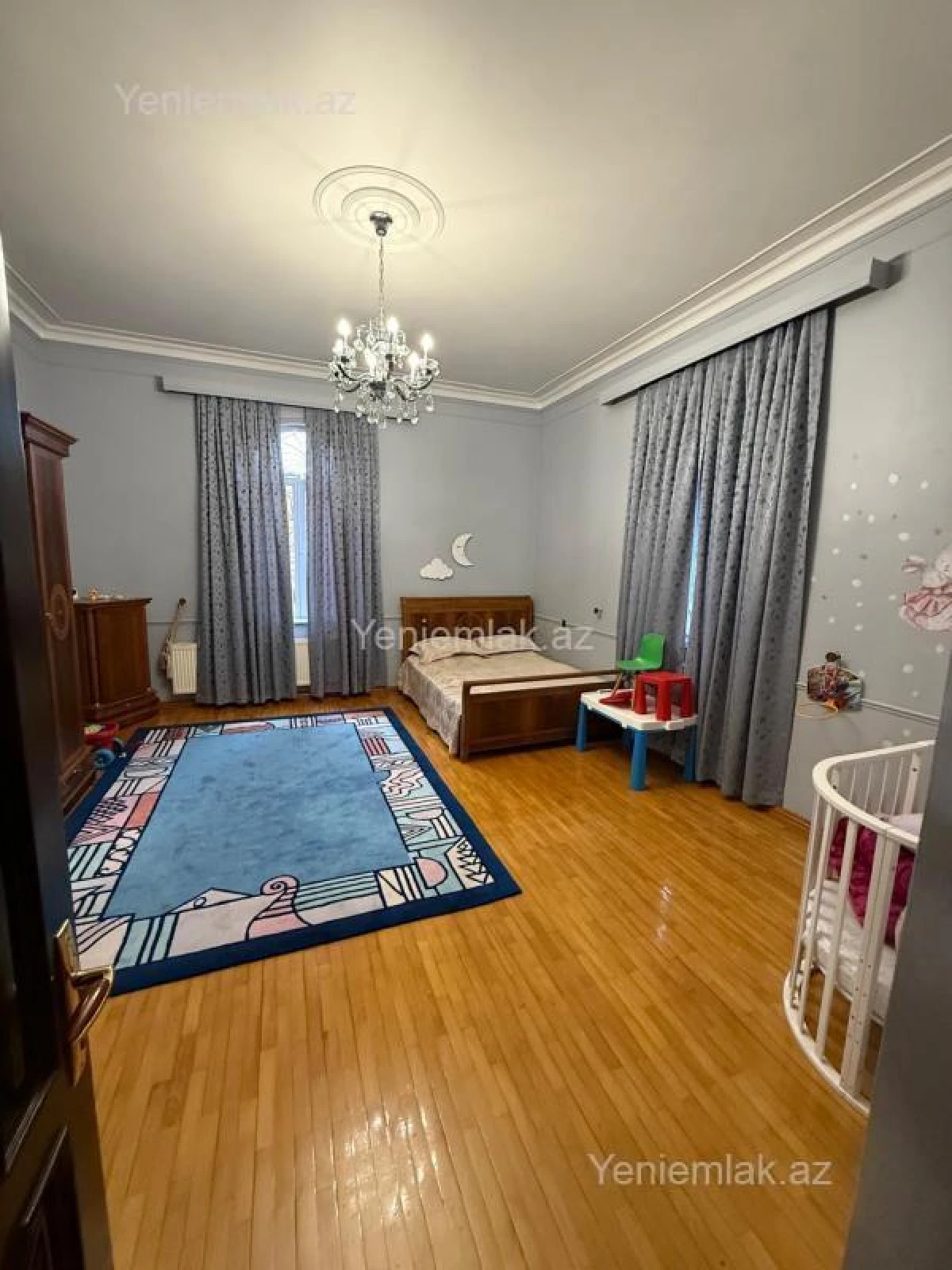 Satılır 10 otaqlı həyət evi 1320 m²