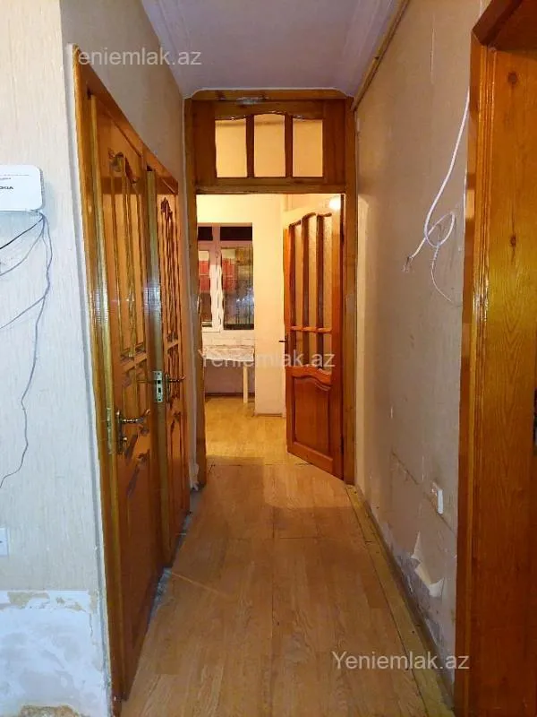 Satılır 2 otaqlı köhnə tikili 65 m²