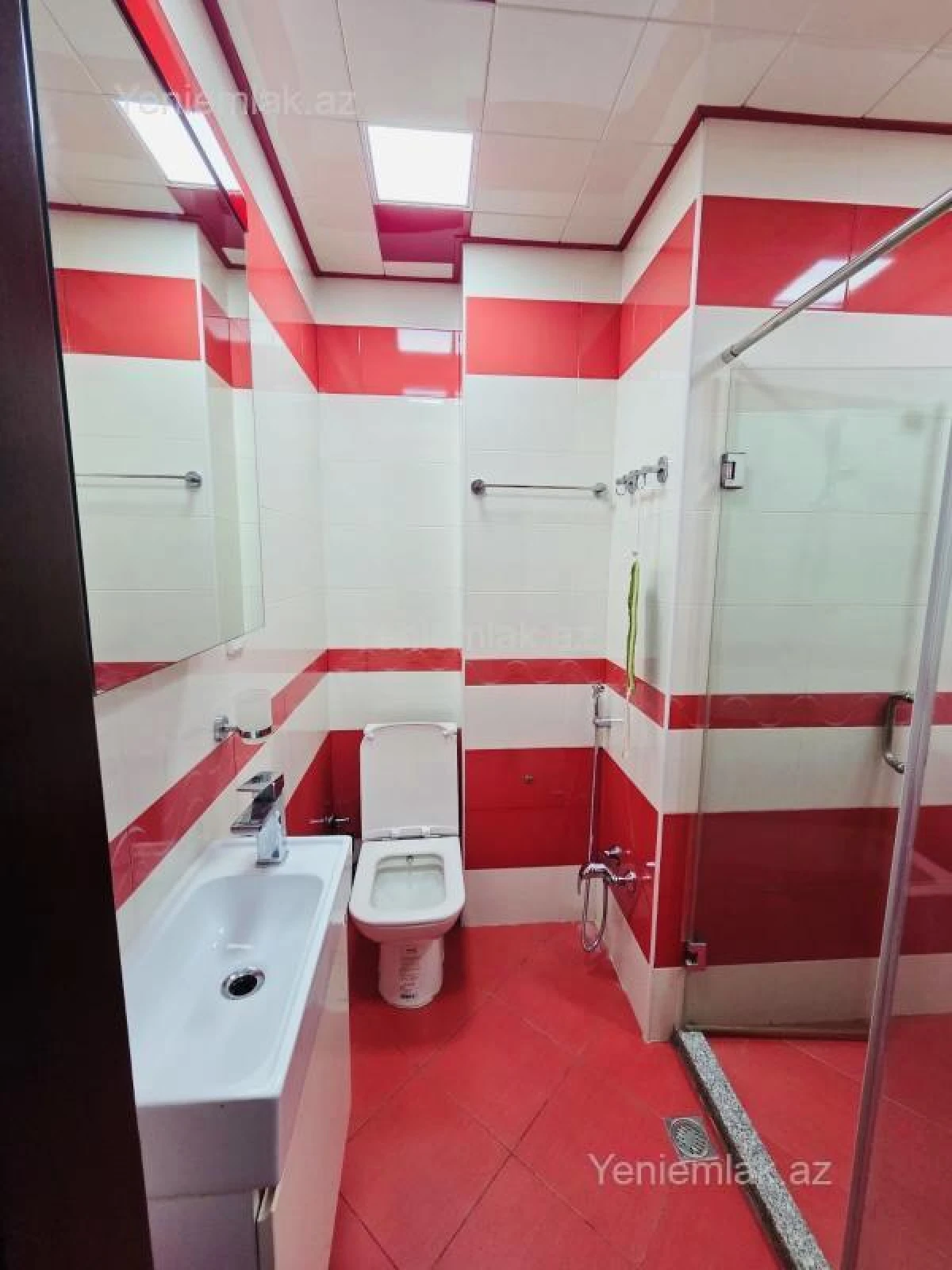 Satılır 3 otaqlı yeni tikili 145 m²
