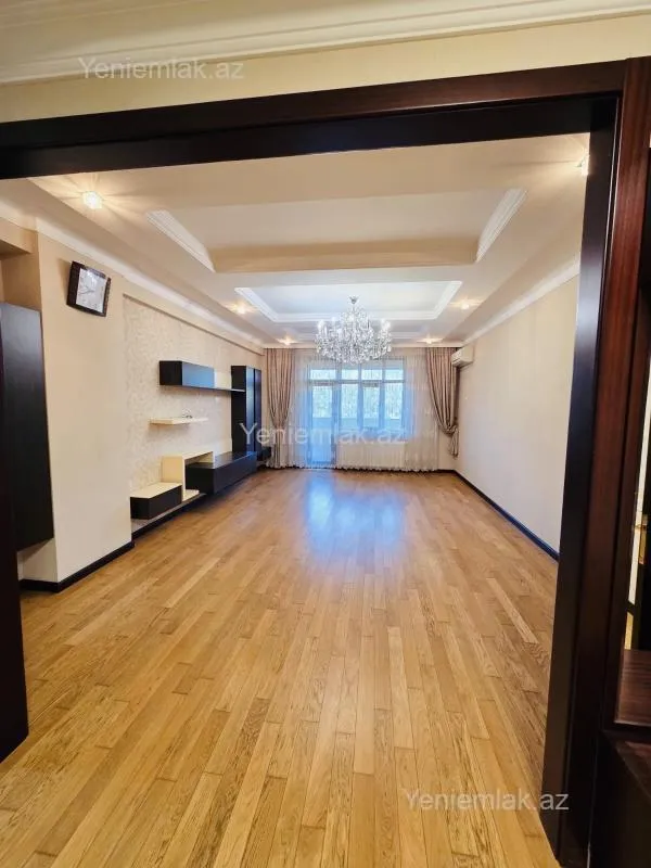 Satılır 3 otaqlı yeni tikili 145 m²
