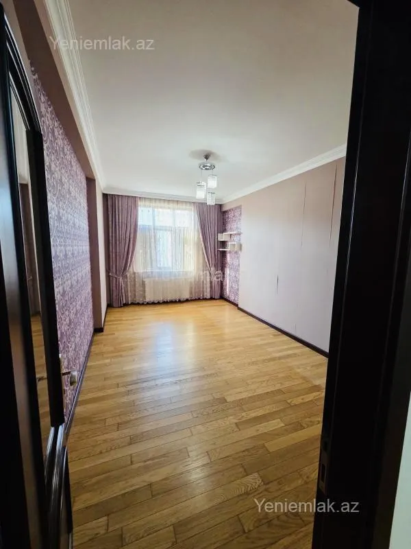 Satılır 3 otaqlı yeni tikili 145 m²