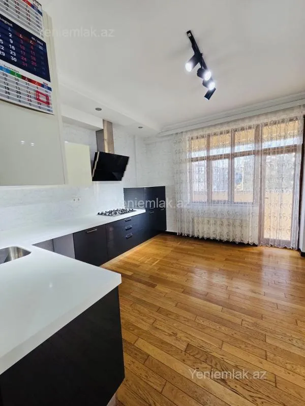 Satılır 3 otaqlı yeni tikili 145 m²