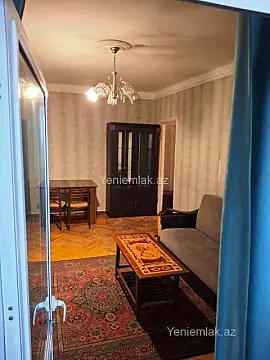 Satılır 2 otaqlı köhnə tikili 60 m²