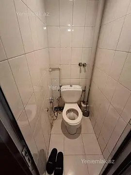 Satılır 2 otaqlı köhnə tikili 60 m²