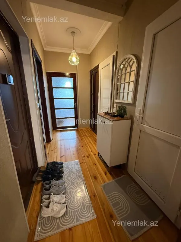 Satılır 2 otaqlı köhnə tikili 65 m²