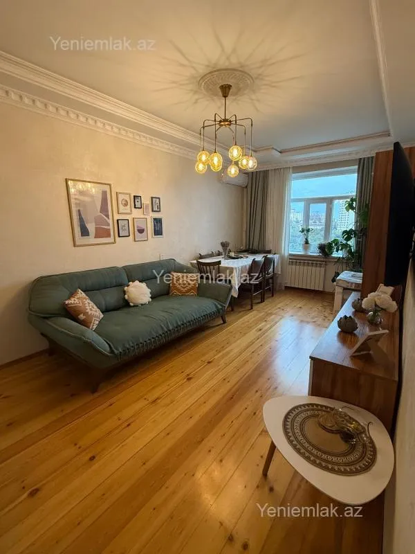 Satılır 2 otaqlı köhnə tikili 65 m²