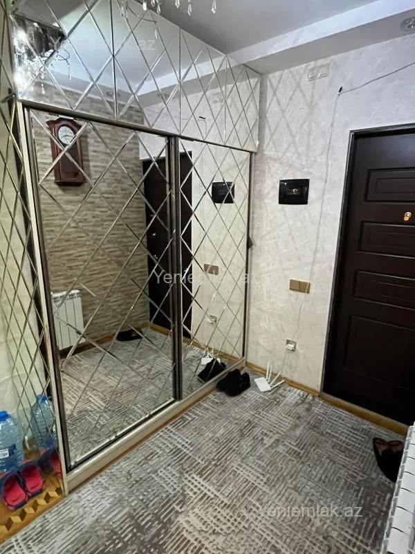 Satılır 4 otaqlı köhnə tikili 110 m²