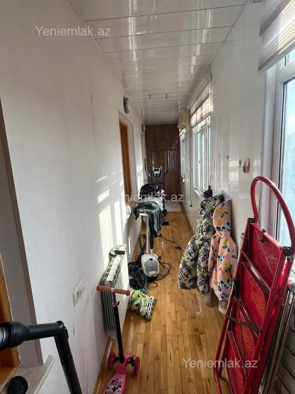 Satılır 4 otaqlı köhnə tikili 110 m²