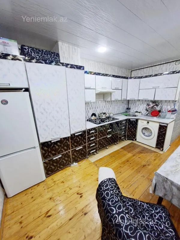 Satılır 3 otaqlı köhnə tikili 80 m²