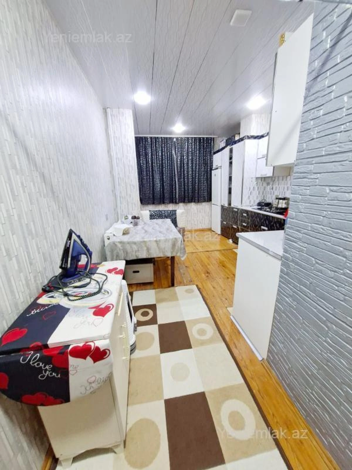 Satılır 3 otaqlı köhnə tikili 80 m²