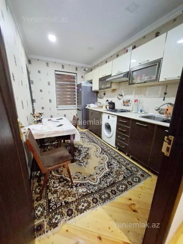 Satılır 3 otaqlı köhnə tikili 80 m²